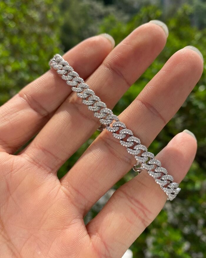 Iced Out Cuban Link Bracelet with Moissanite Diamonds - Unisex Luxury Accessory, Perfect Gift for Men or Women - Image 4